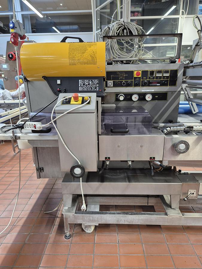 Used Tetra Pak Hoyer Rollo 20 Lolly Line with flow wrapper