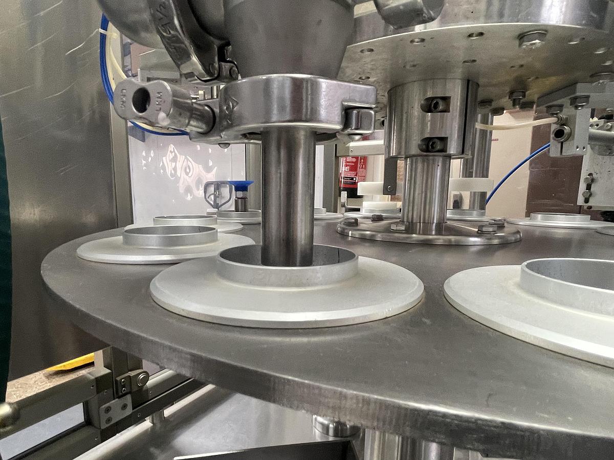 Used ROKK/Tecnofreeze RR3800 Rotary Filling Machine