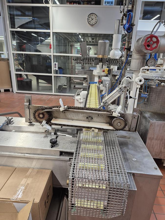 Used Tetra Pak Hoyer Rollo 20 Lolly Line with flow wrapper