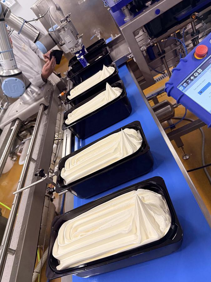 Fincher Cobot Filler 2000