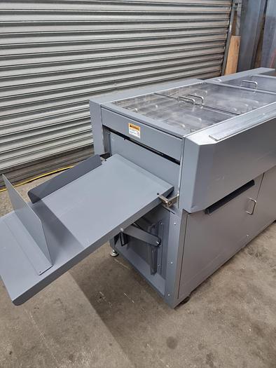 Used duplo 645 slitting, trimming and creasing