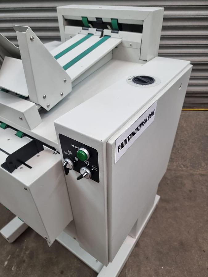 Used morgana documaster square back machine for booklet making