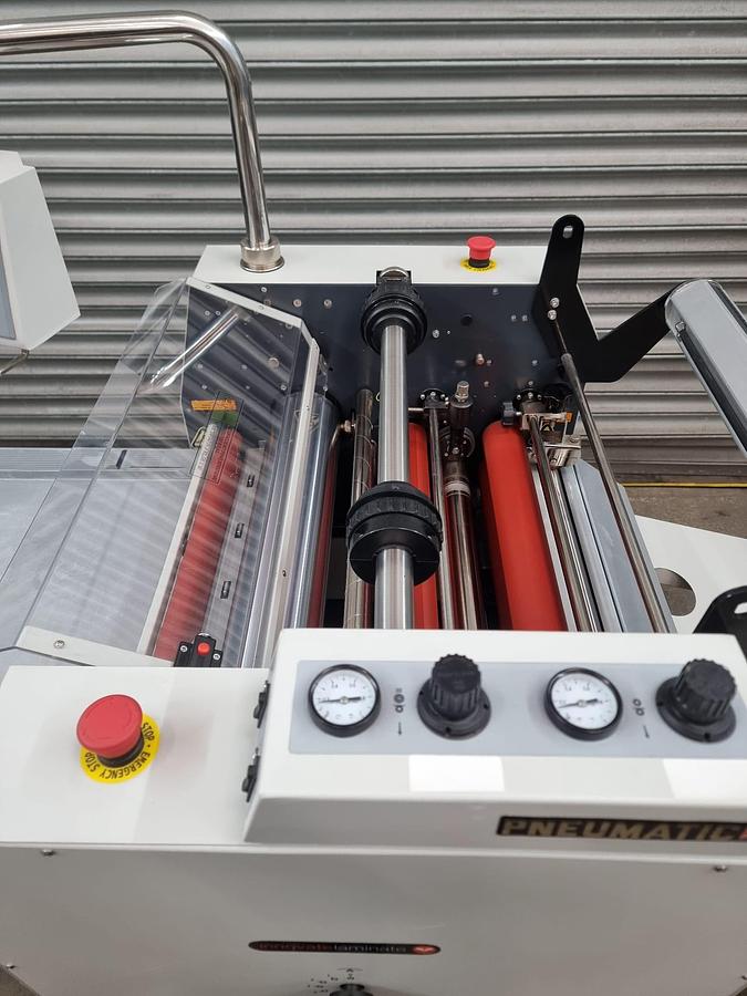Used matrix 530 pneumatic laminator with foil