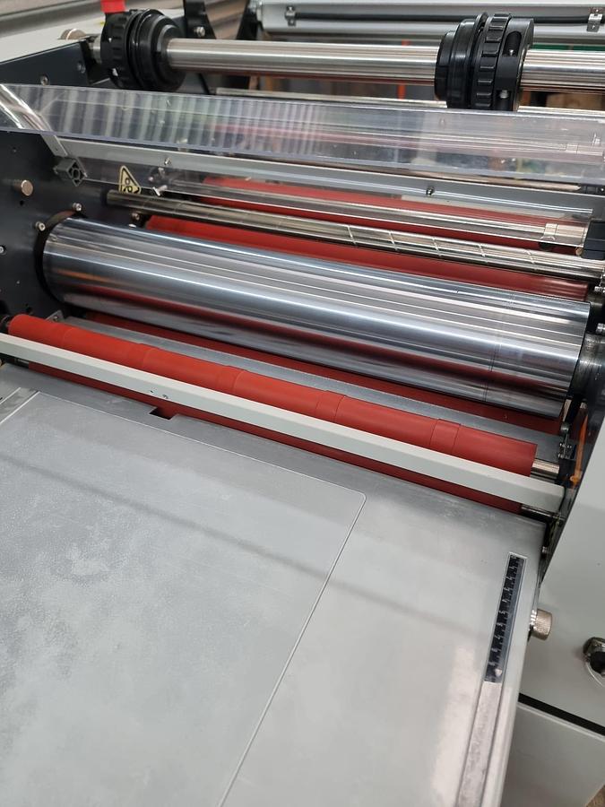 Used matrix 530 pneumatic laminator with foil