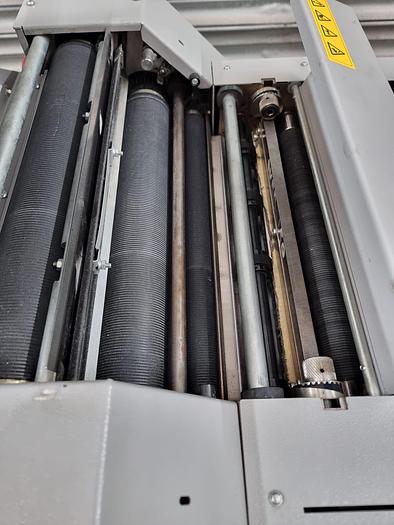 Used Morgana Digifold creaser folder in one pass for digital printing