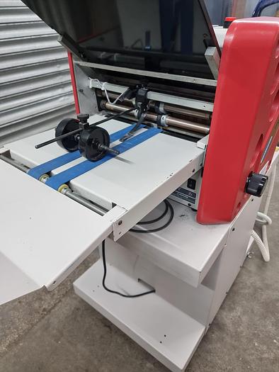 Used CHALLENGE 870 MEDALIST PAPER FOLDER