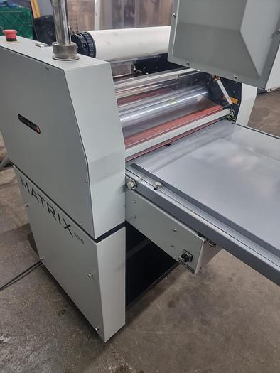 Used matrix 530 laminator for printing