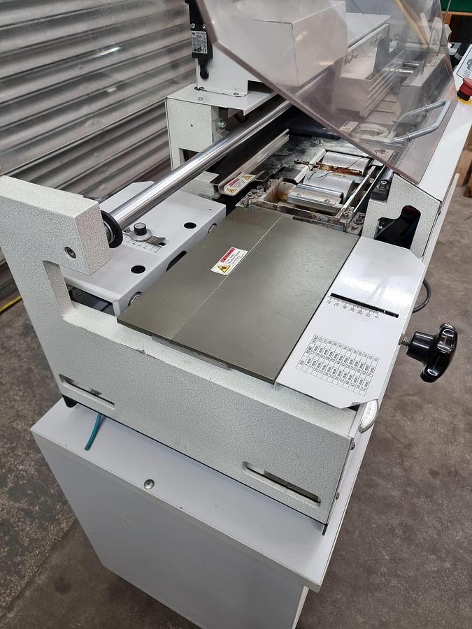 Used morgana kb2000 perfect binder for booklets 