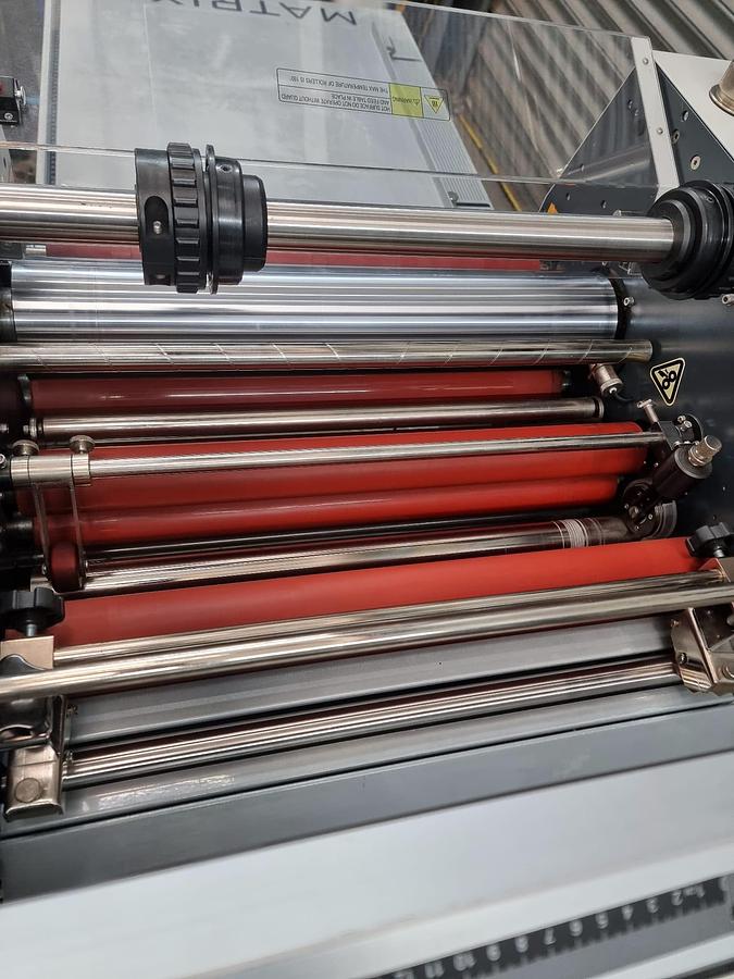 Used matrix 530 pneumatic laminator with foil