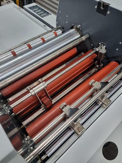 Used matrix 530 paper laminator 