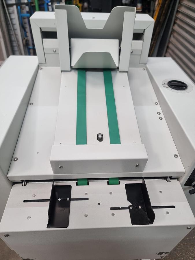 Used morgana auto spinemaster square back machine for booklet spine