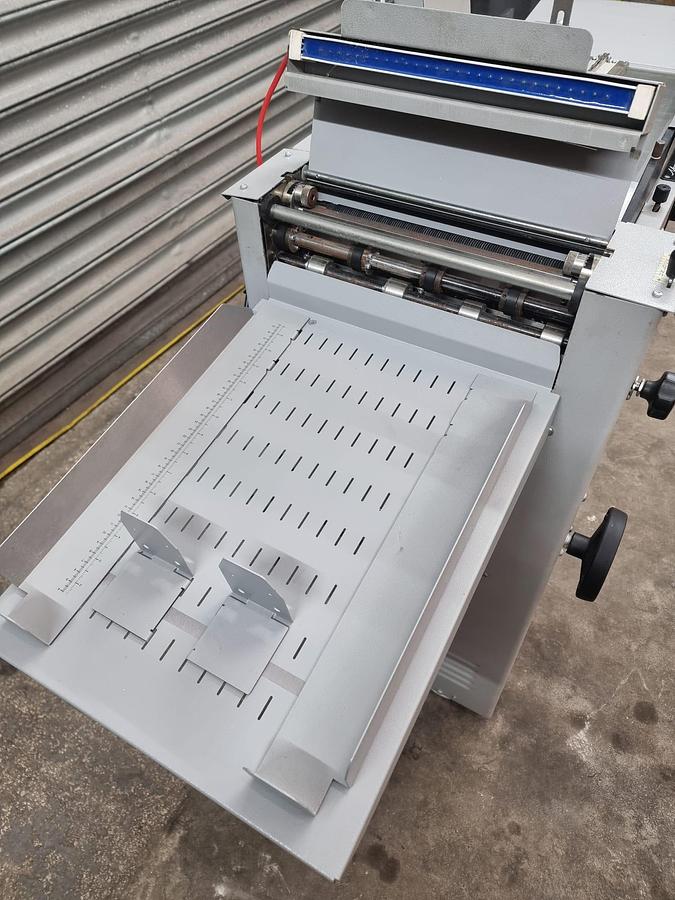 Used Morgana Autocreaser crease and perf for printing