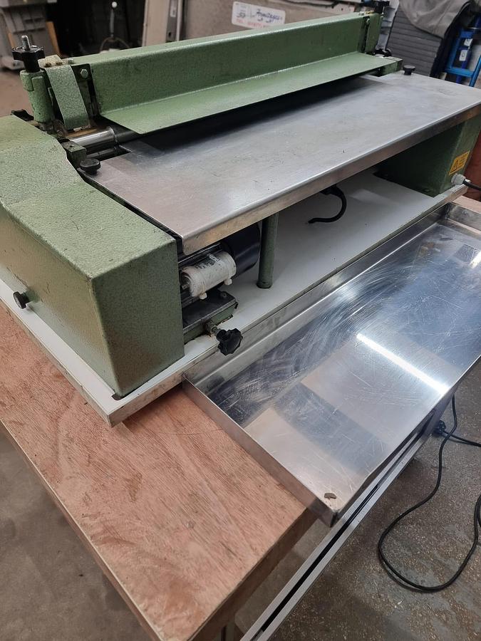 Used sumbel REGENT 650 for all enrobing and laminating operations.