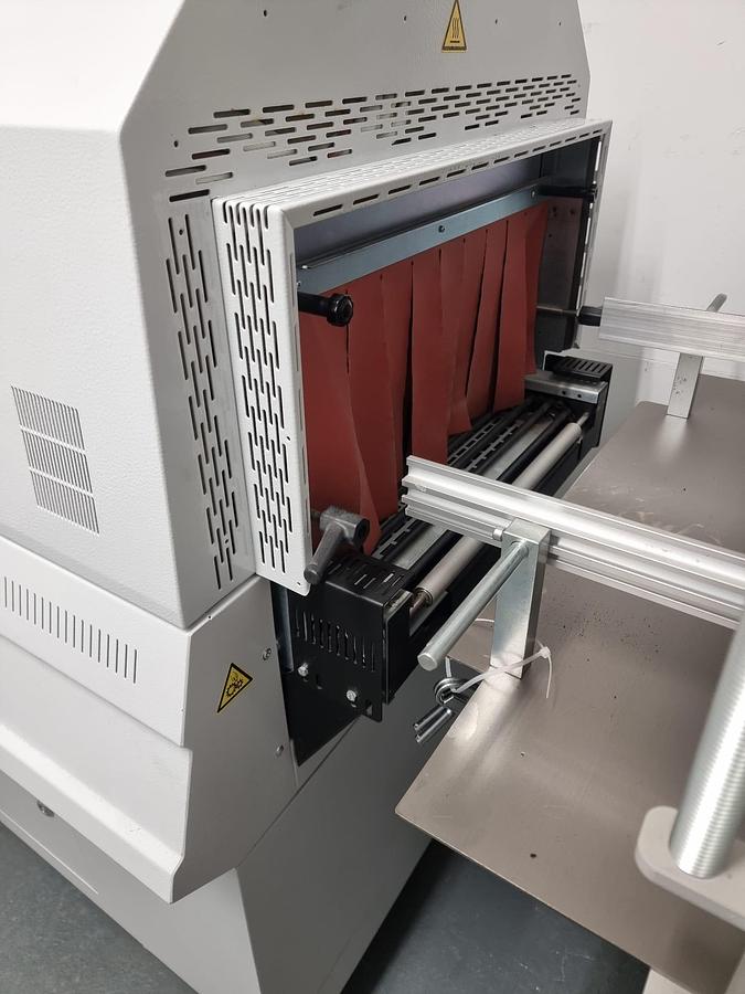 Propac sleeve sealer with heat tunnel 