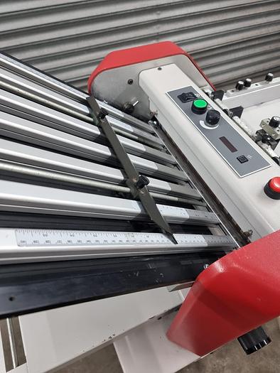 Used CHALLENGE 870 MEDALIST PAPER FOLDER