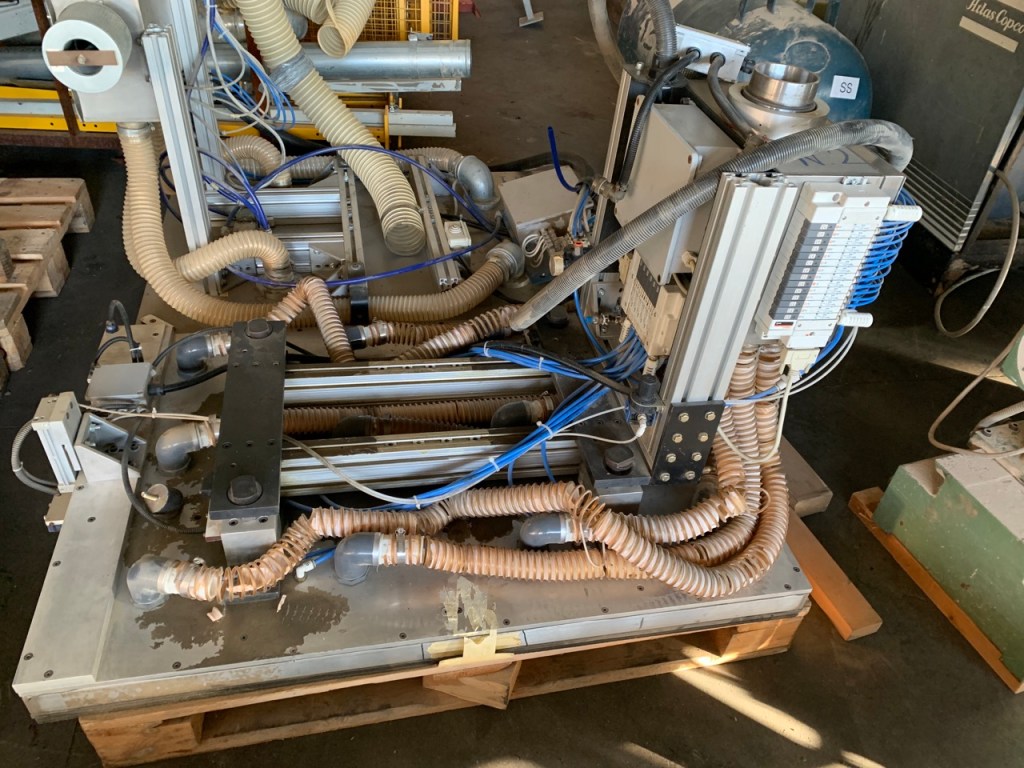 Usato 2003 Robot manipolatore marca Comau modello SMART H5 XL