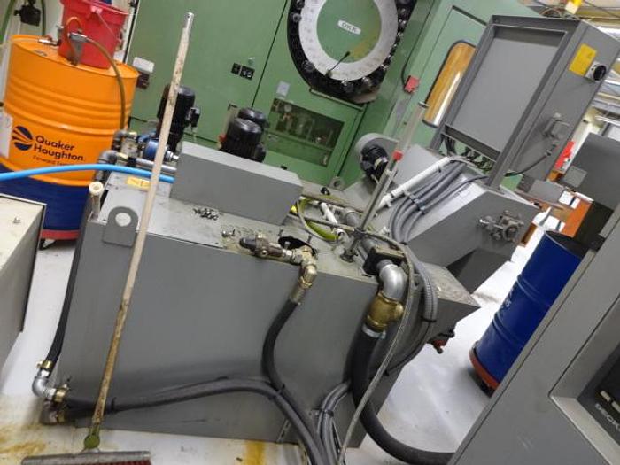 Utilisé Centre de fraisage 5 axes continu à plateau circulaire DECKEL MAHO