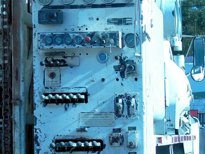 Used 1994 Driltech D25K3W Drill Rig