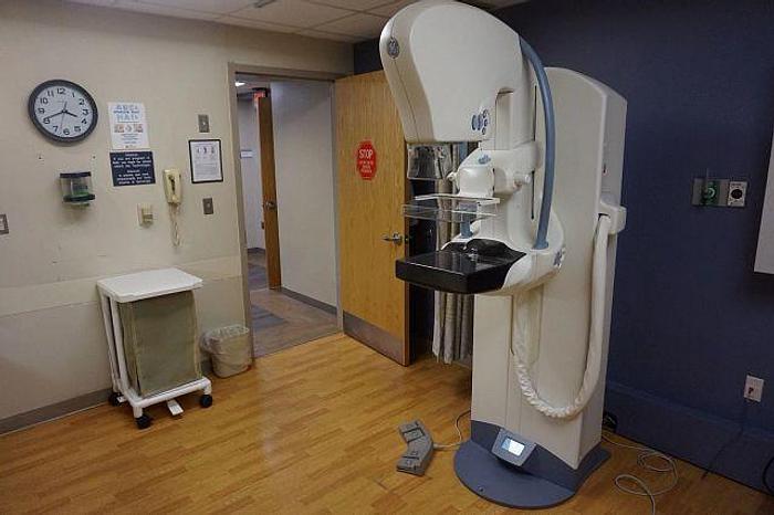 Used Mastógrafo Digital GE Essential