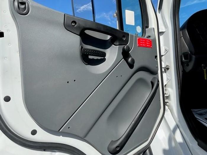 Used Effer 310.11 3s 25130 lb Knuckle Boom on 2009 Freightliner M2 106 Flatbed Truck - CE5787