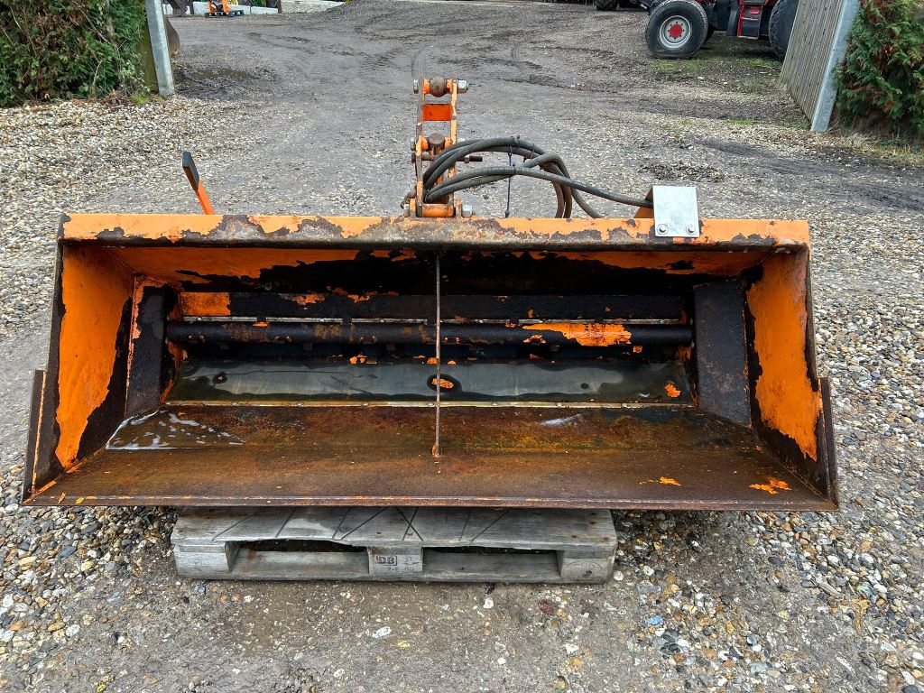 Used D.W. Tomlin Bucket