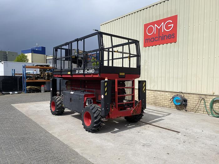 Gebruikt 2001 Airo SF1200-D-4WD, 4x4 Schaar hoogwerker, 14 meter