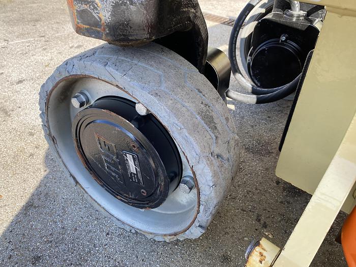 Gebruikt 2011 JLG 1930ES, Schaar hoogwerker, 8 meter