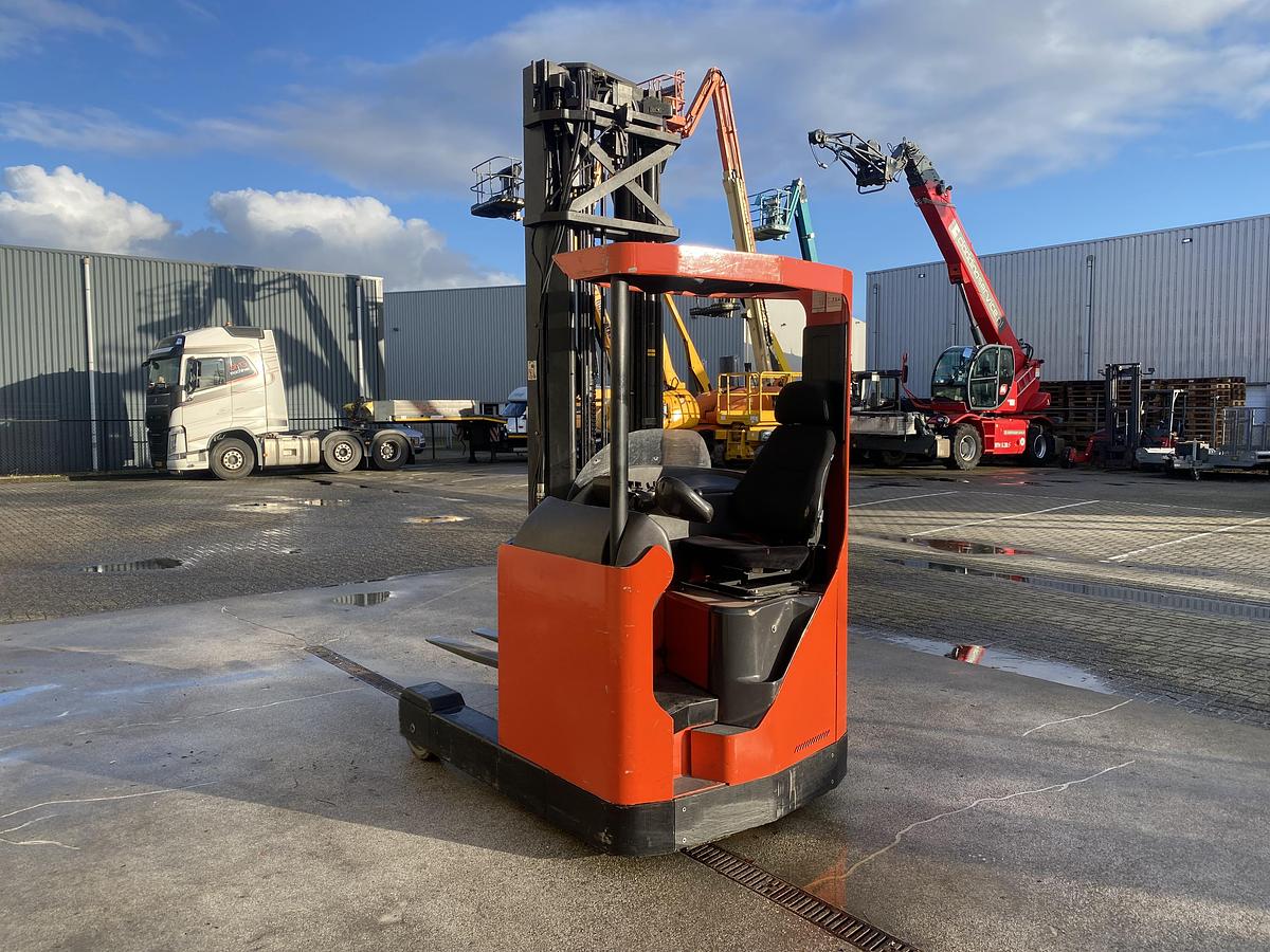 Gebruikt 1995 BT RR B2 / 14 Reachtruck, 7 meter