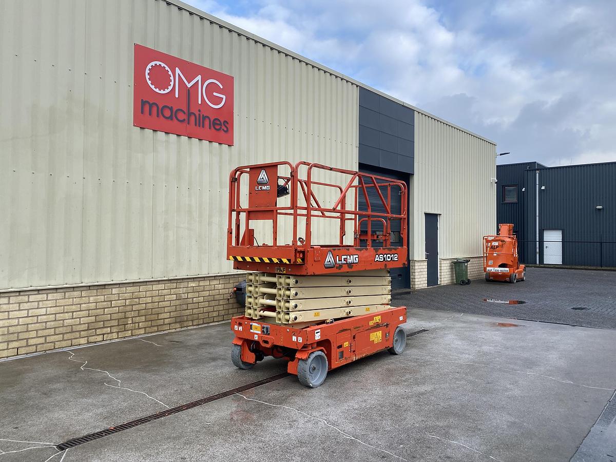 Gebruikt 2008 LGMG AS1012, Schaar hoogwerker, 12 meter