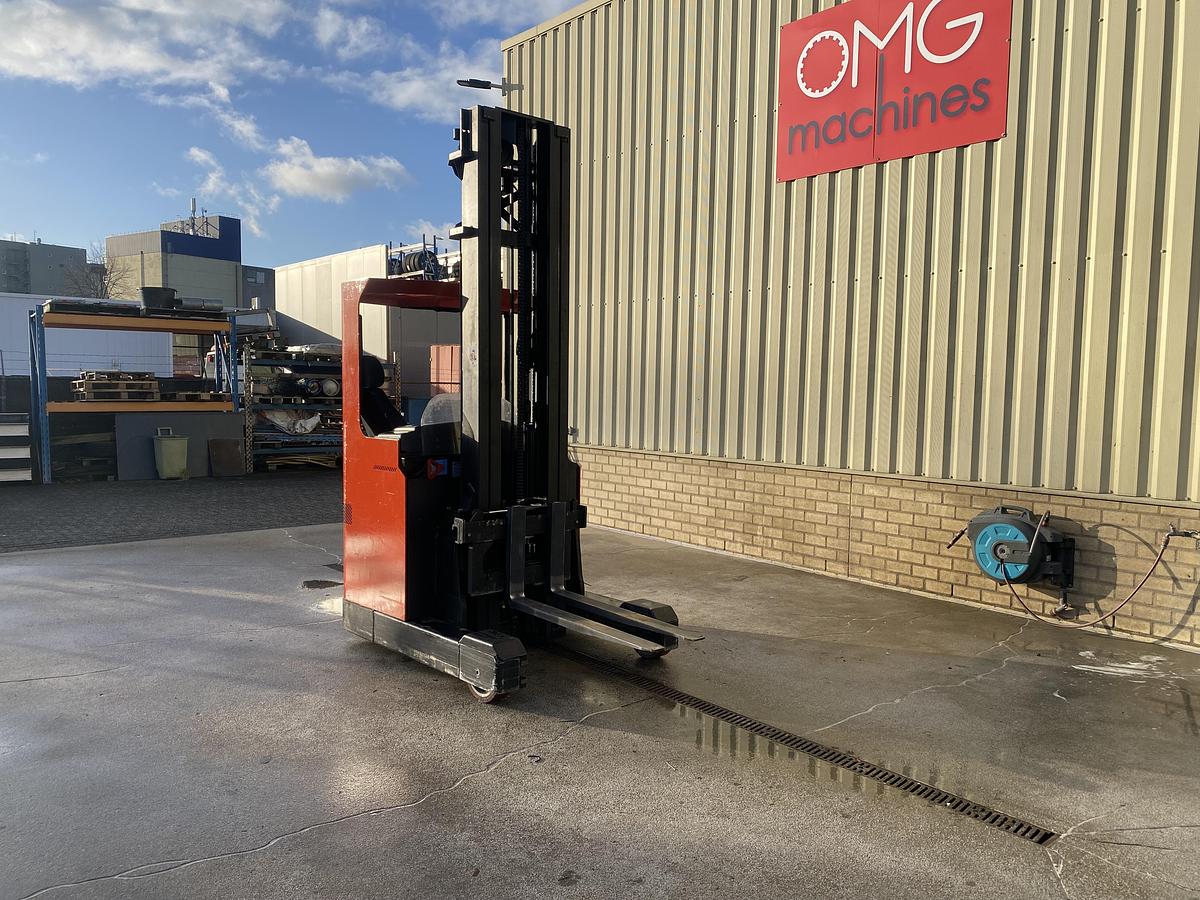 Gebruikt 1995 BT RR B2 / 14 Reachtruck, 7 meter
