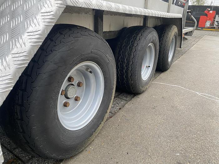 Gebruikt 2002 Weijer Aanhangwagen, 3500 kg. 5 meter, 3 Asser.