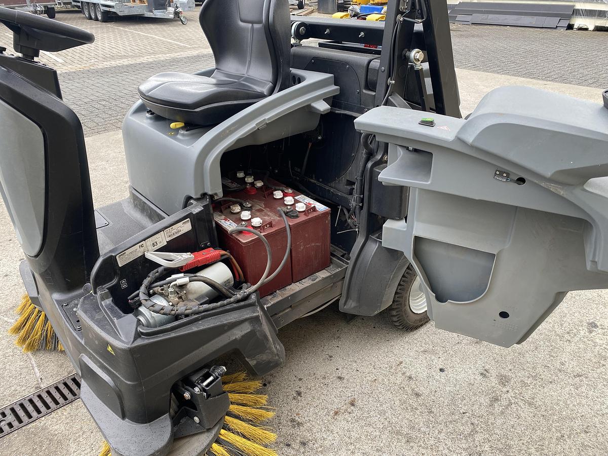 Gebruikt 2015 Karcher KM 105/110 R Bp, Veegmachine, hoogkieper