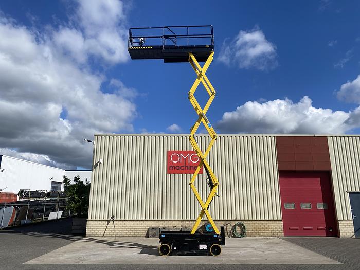 Gebruikt 2008 Airo X8EN, 10 meter, schaar hoogwerker