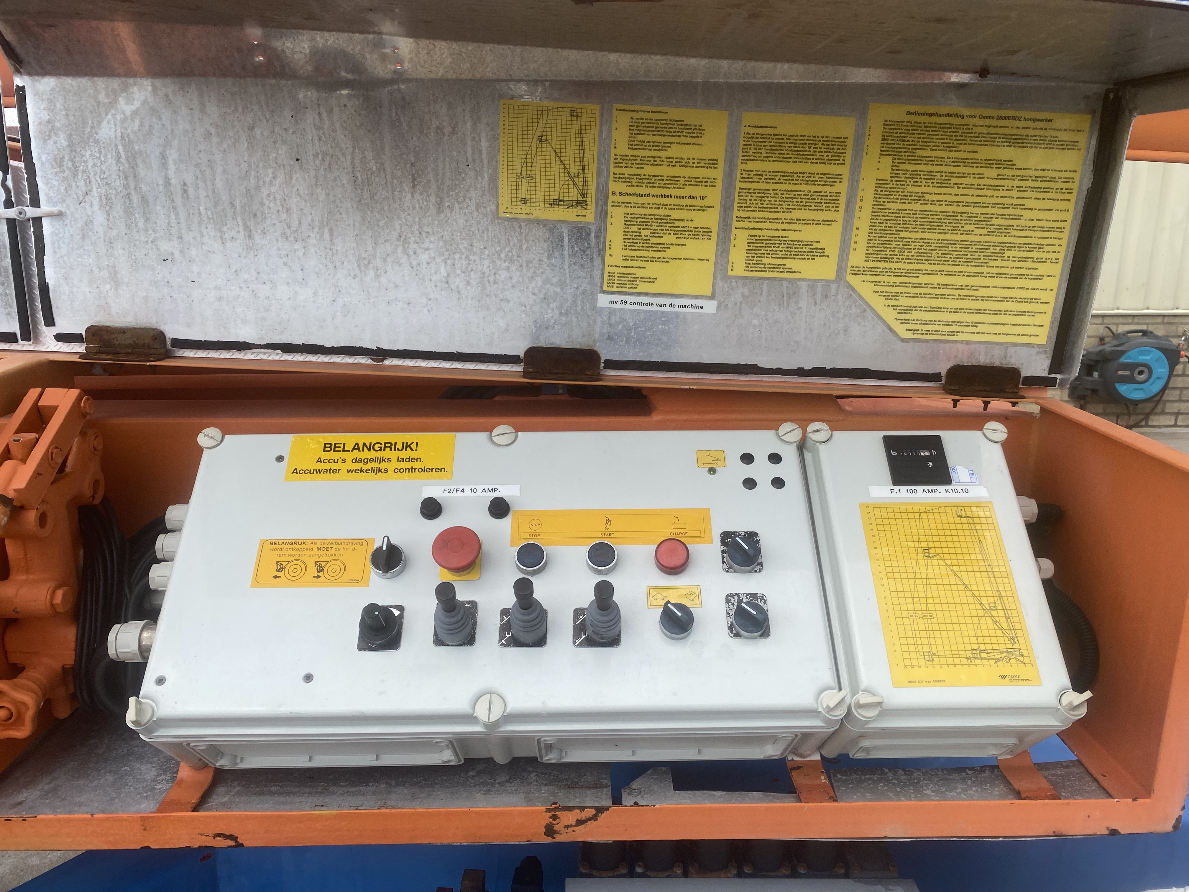 Gebruikt 1997 Omme 2500 EBDZ, Aanhanger hoogwerker