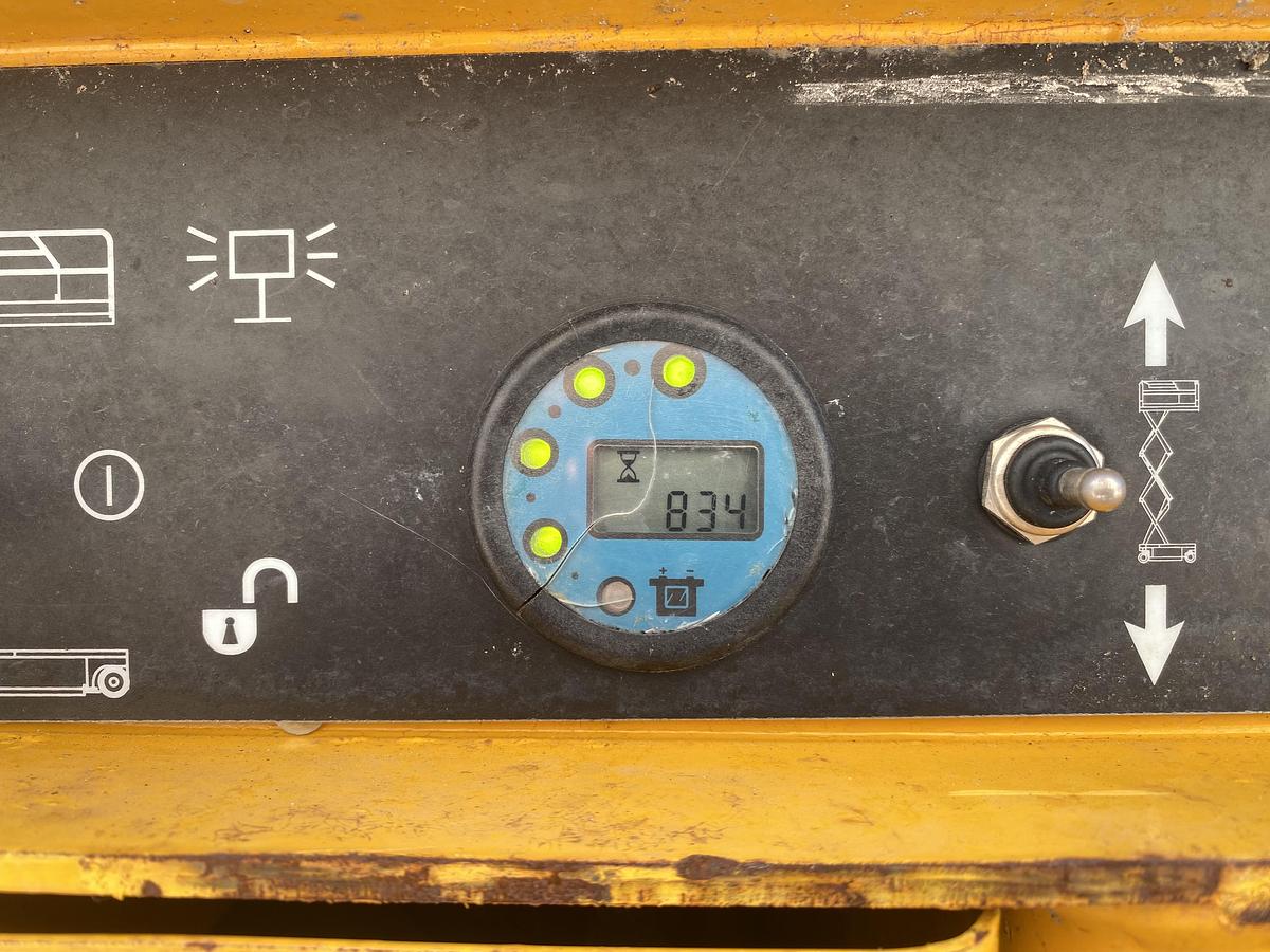 Gebruikt 2011 Haulotte Compact 10, Schaar hoogwerker