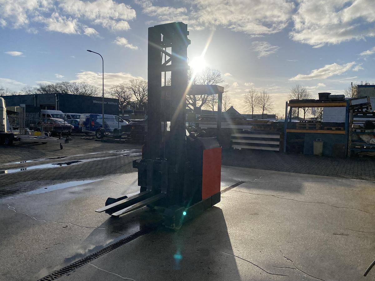 Gebruikt 1995 BT RR B2 / 14 Reachtruck, 7 meter