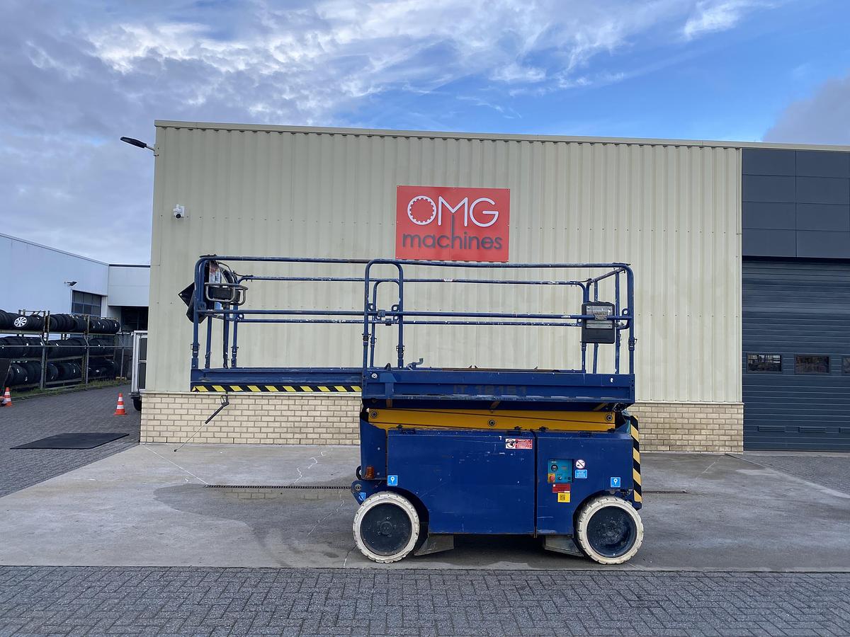 Gebruikt 2008 Iteco IT12151, Schaar hoogwerker, 14 meter