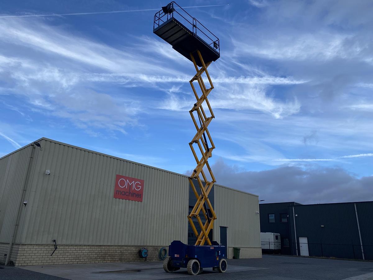 Gebruikt 2008 Iteco IT12151, Schaar hoogwerker, 14 meter