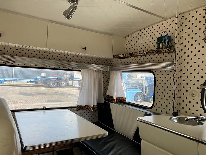 Gebruikt Knaus Foodtruck / Festival Caravan