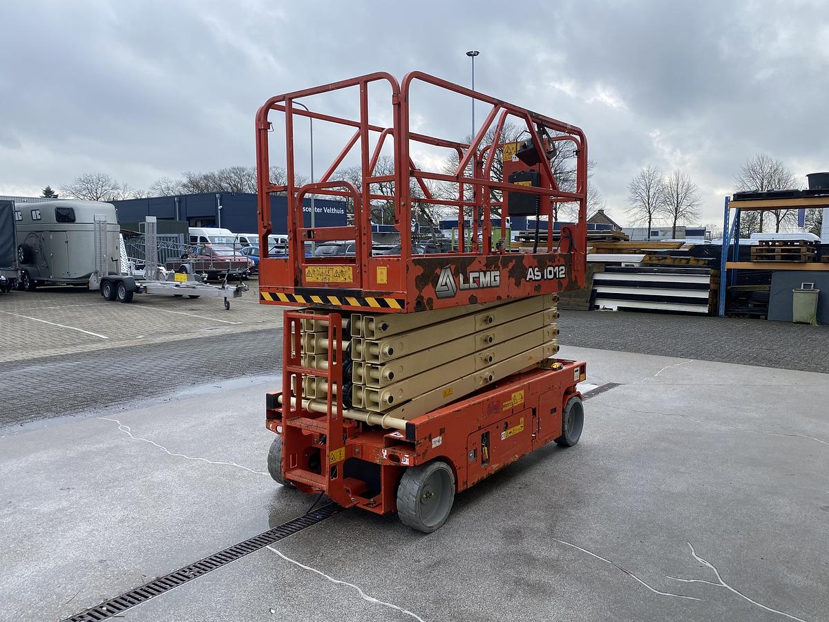 Gebruikt 2008 LGMG AS1012, Schaar hoogwerker, 12 meter