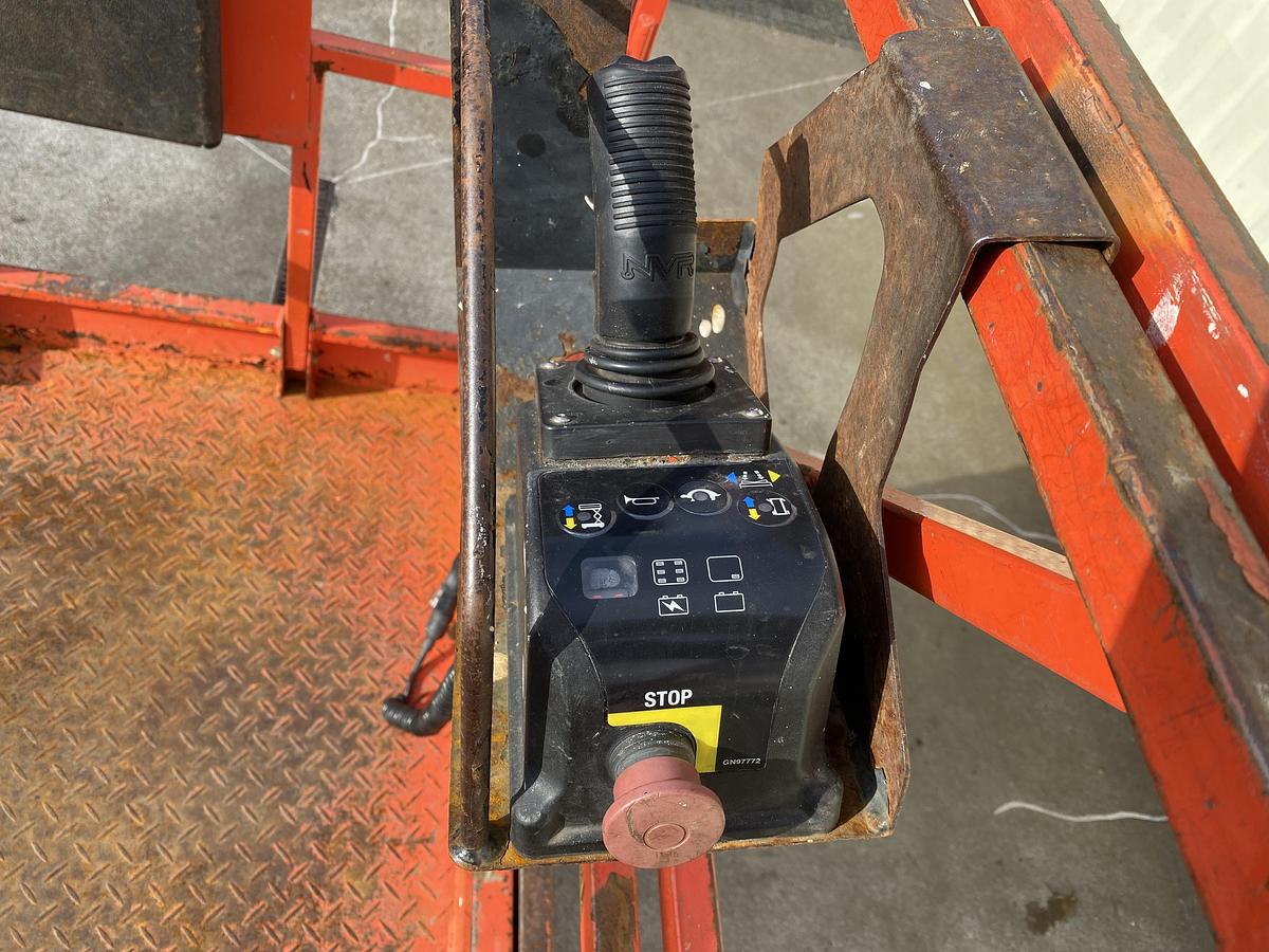 Gebruikt 2008 LGMG AS1012, Schaar hoogwerker, 12 meter