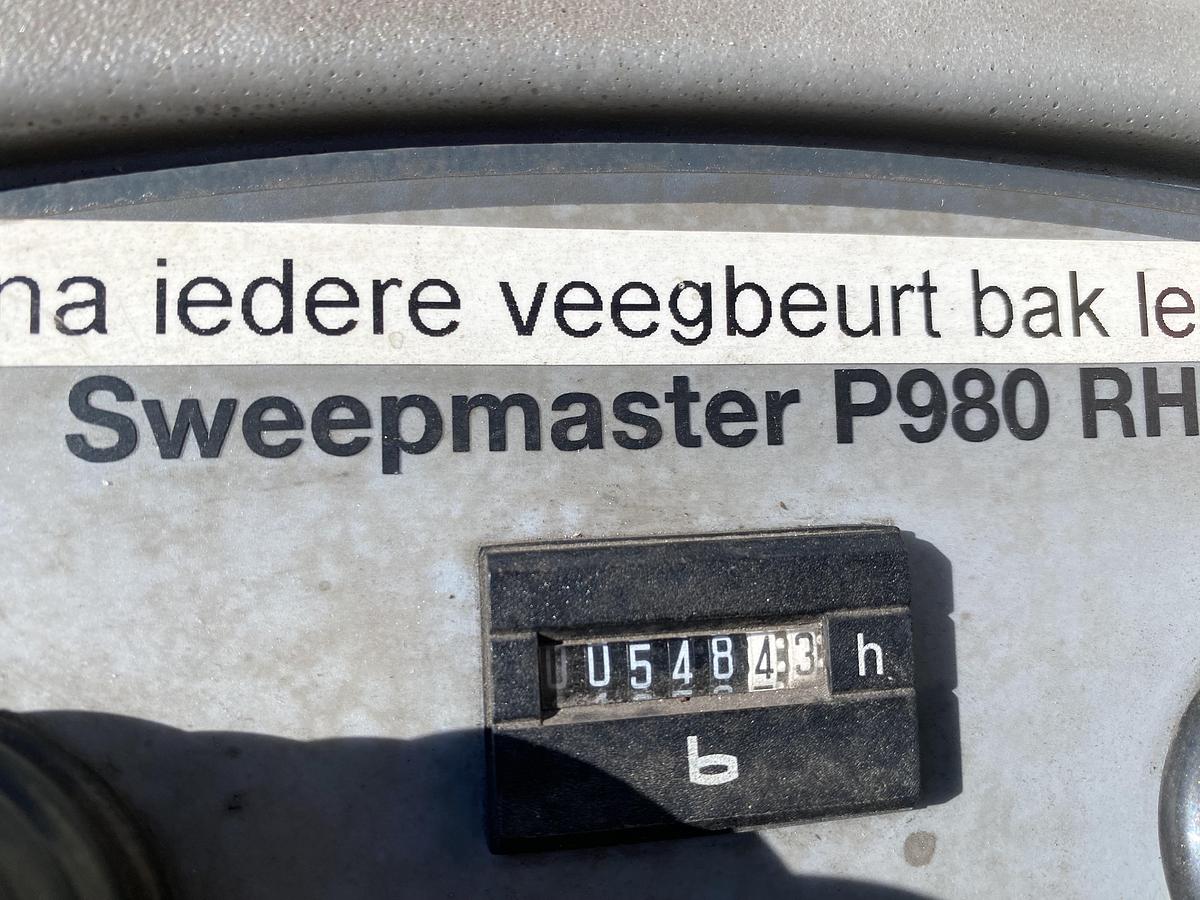 Gebruikt 2015 Hako Sweepmaster P980 RH, Veegmachine