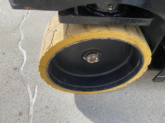 Gebruikt 2008 Airo X10EN, meter, Schaar hoogwerker