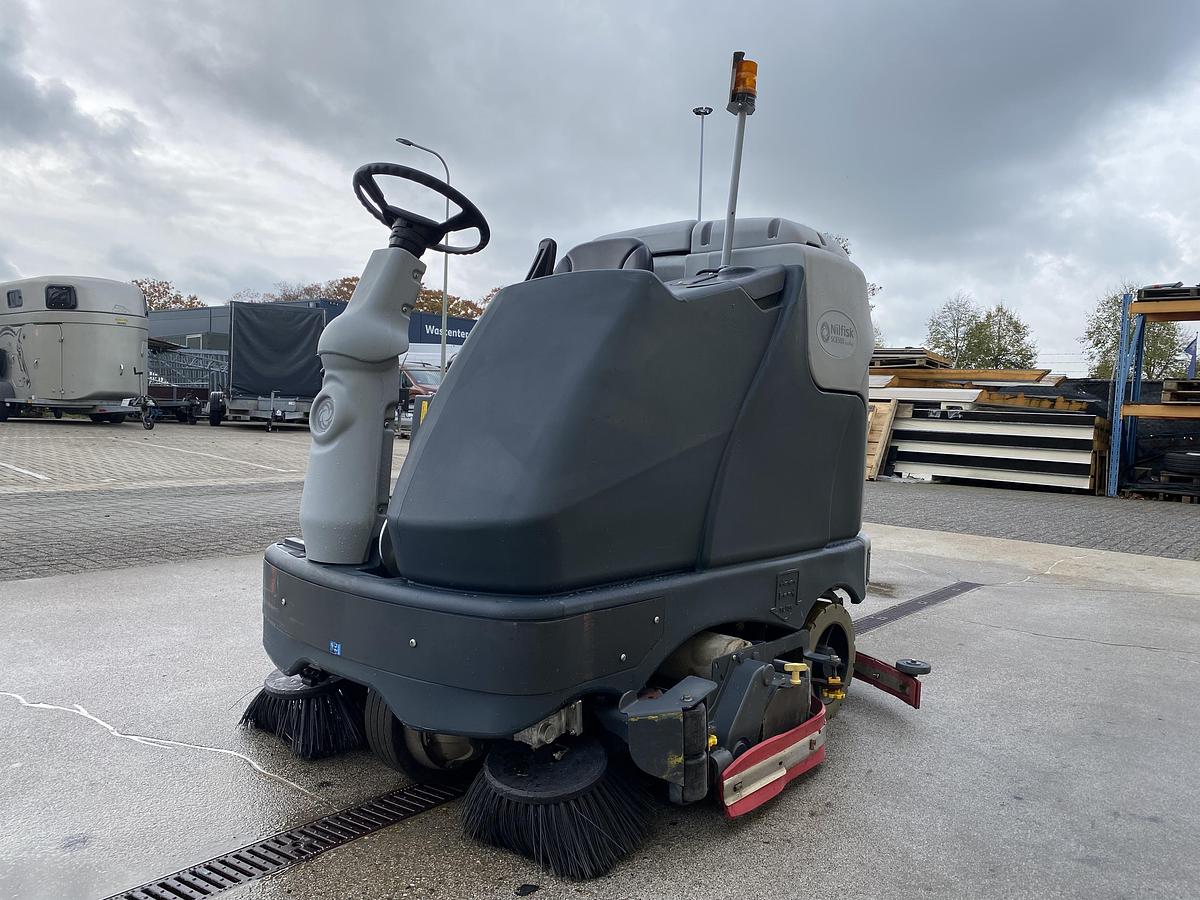Gebruikt 2021 Nilfisk SC6500 1300C, Veeg- Schrobmachine
