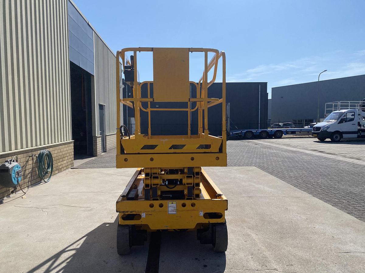 Gebruikt 2011 Haulotte Compact 10, Schaar hoogwerker