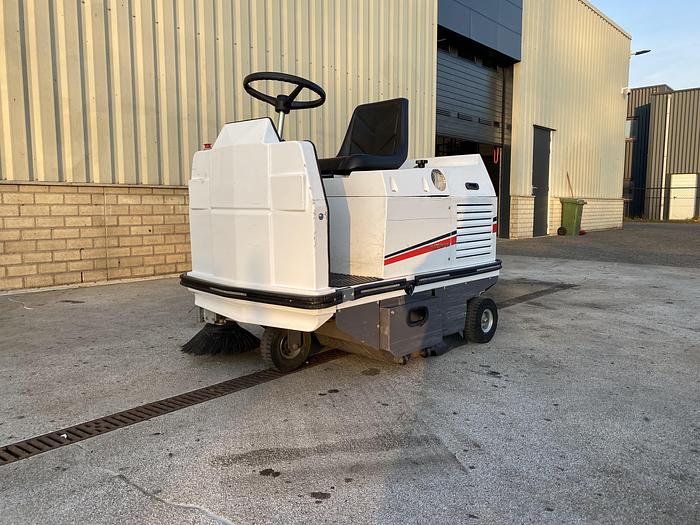 Gebruikt 2011 Dulevo 75 EH, Veegmachine