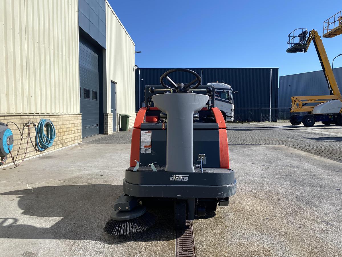 Gebruikt 2015 Hako Sweepmaster P980 RH, Veegmachine