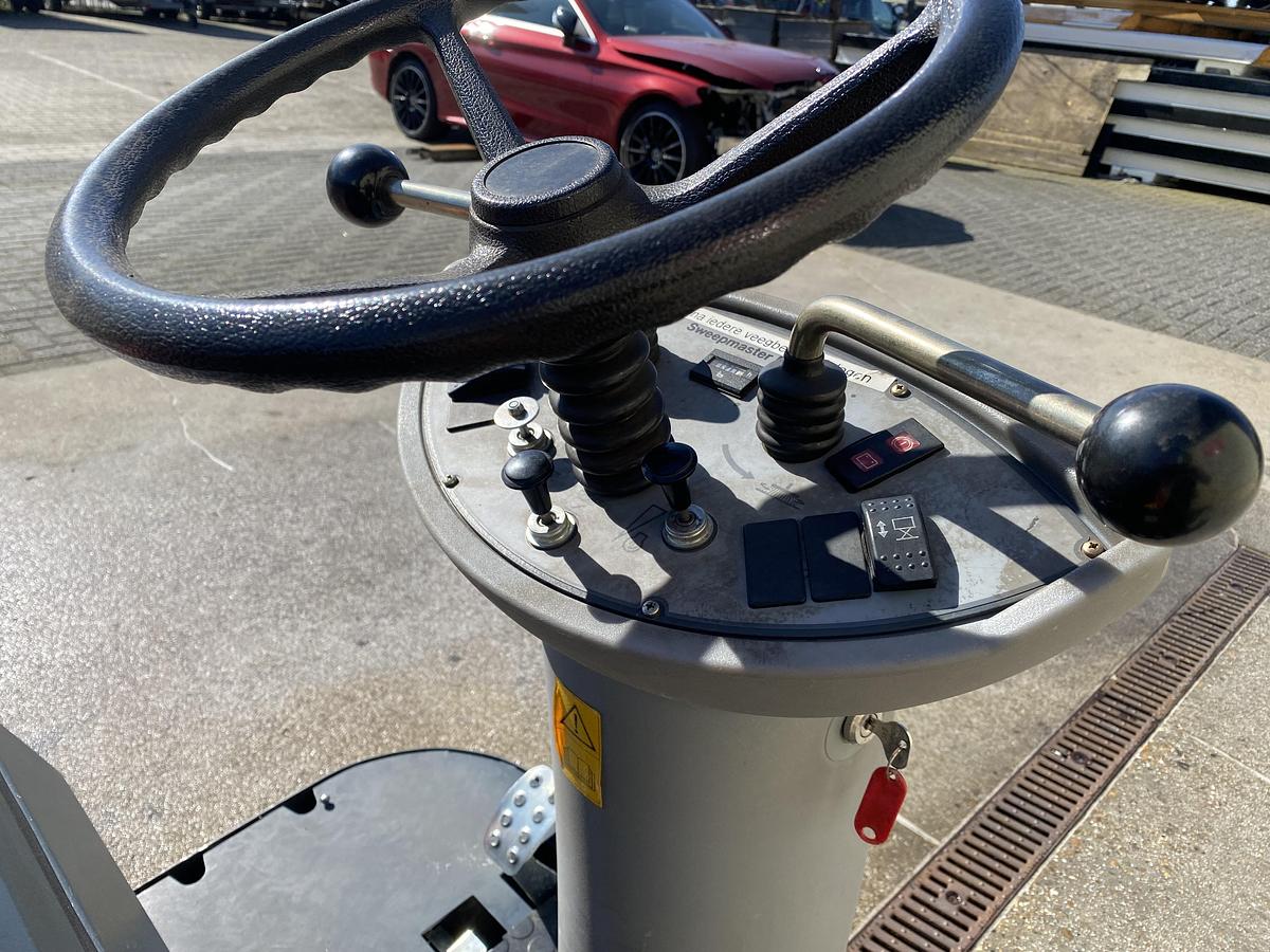 Gebruikt 2015 Hako Sweepmaster P980 RH, Veegmachine