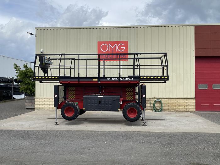 Gebruikt 2001 Airo SF1200-D-4WD, 4x4 Schaar hoogwerker, 14 meter