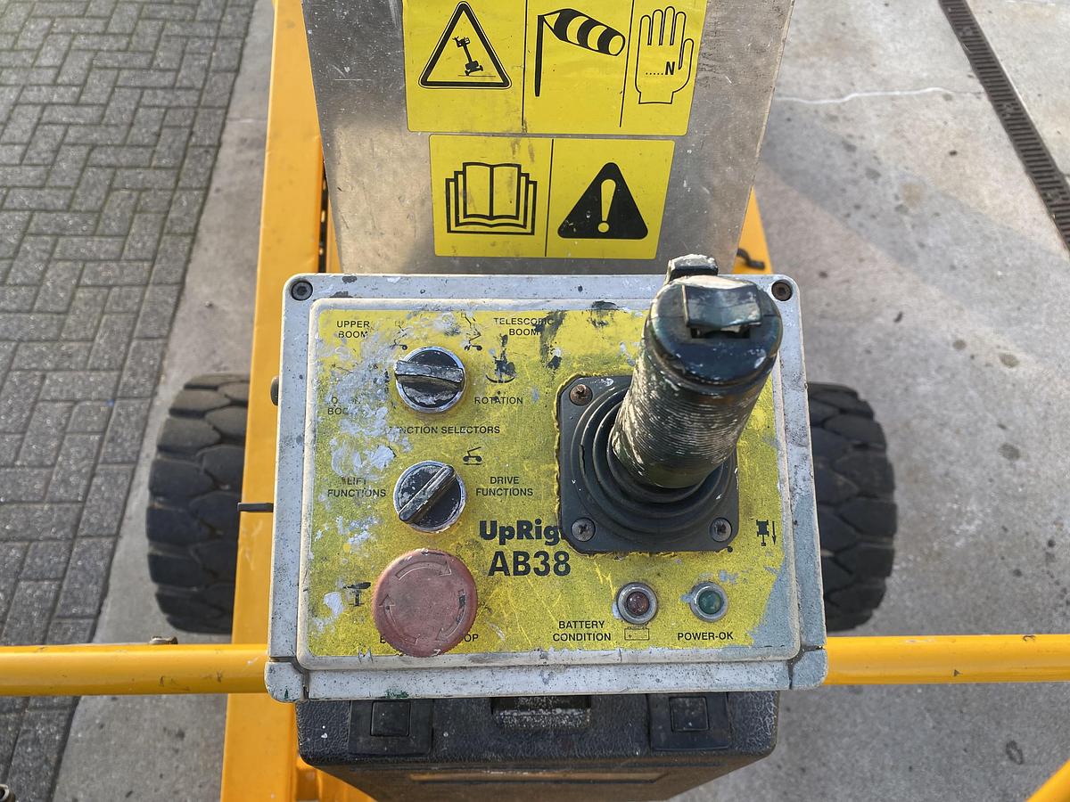 Gebruikt 1999 UpRight AB38, Hoogwerker, 13,5 meter
